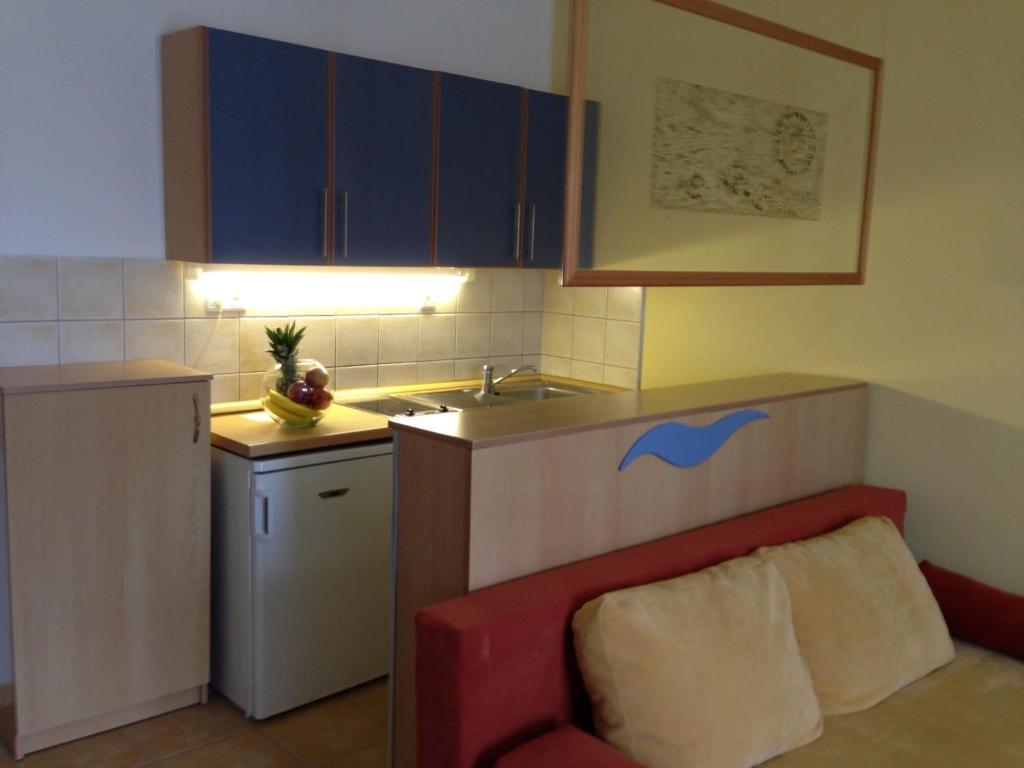 Club Mendan Aparthotel Zalakaros Rum bild